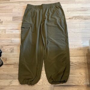 Athleta Women's Olive Cargo Pants